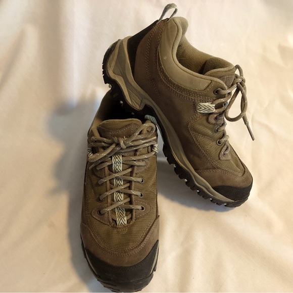 Men’s Columbia hiking shoe - Picture 3 of 7